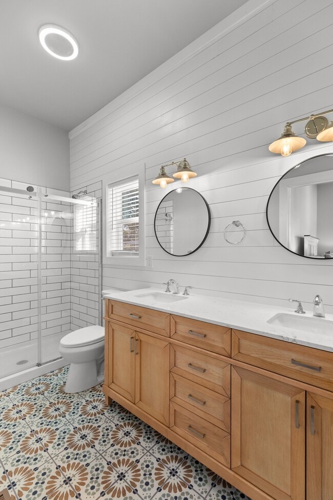 Building Photo - 219 Auttie Cir