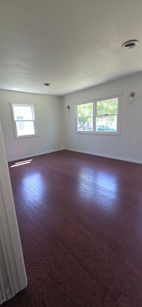 Building Photo - 7609 Beech Ave