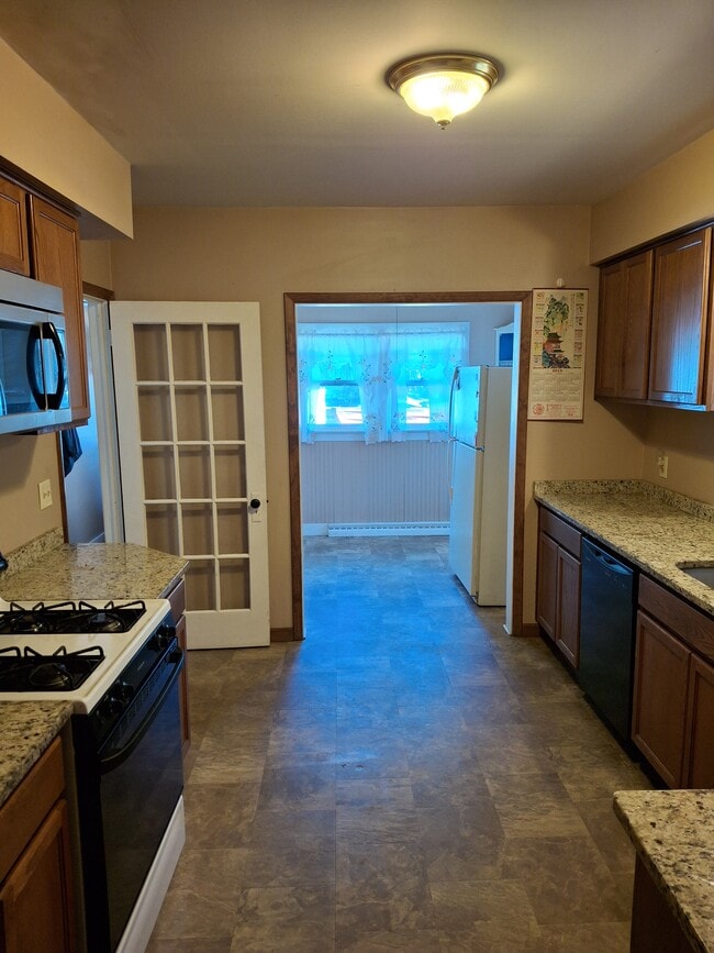 Building Photo - 46 Pine