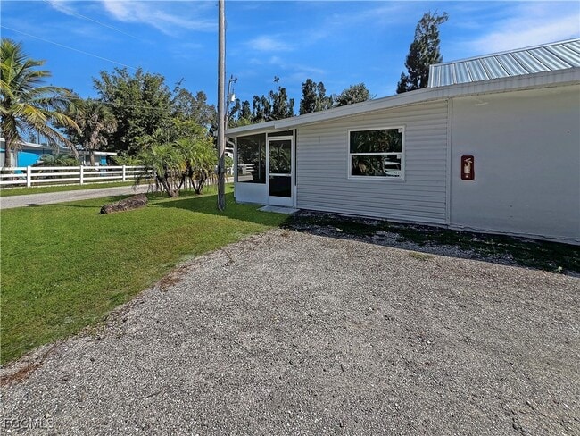 Building Photo - 15206 Stringfellow Rd