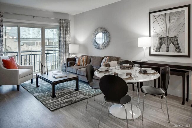 Building Photo - 201 Willett Ave