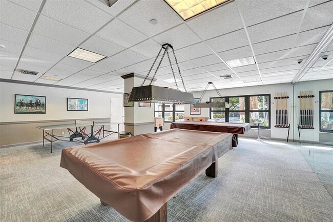 Building Photo - 3200 Port Royale Dr N