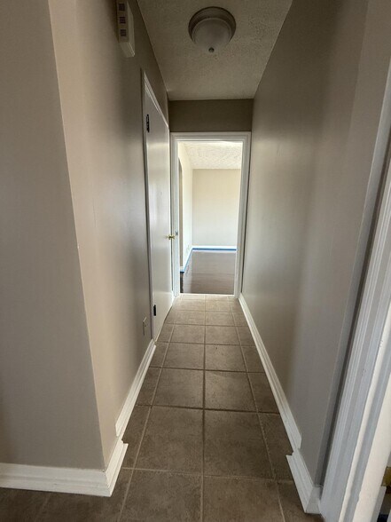 Building Photo - 1733 Bachmann Dr