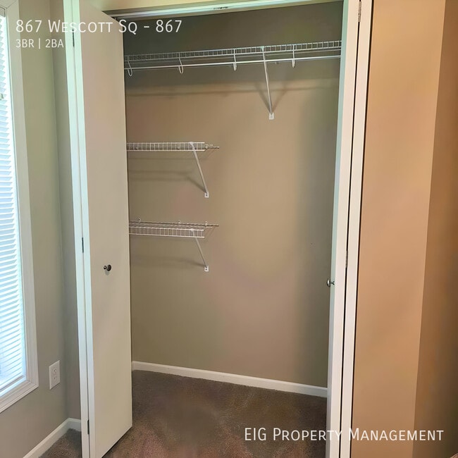 Building Photo - 867 Wescott Square