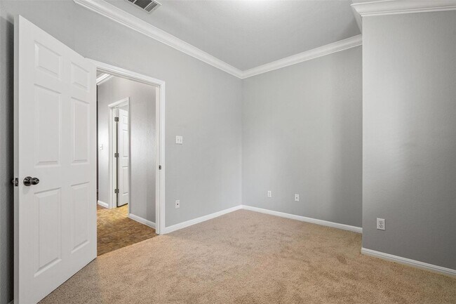 Building Photo - 2505 Rusk Ct