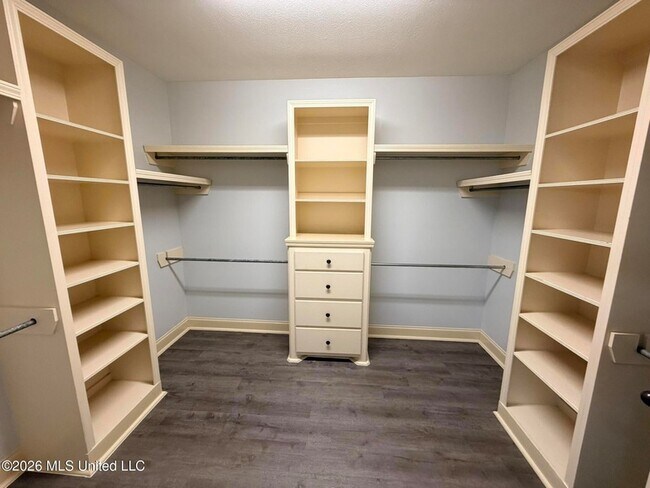 Building Photo - 224 Jack's Pl