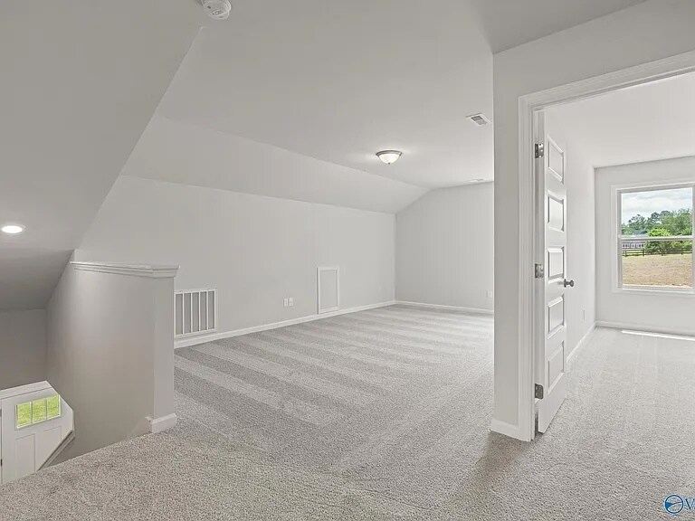 Loft space - 104 Striker Ln