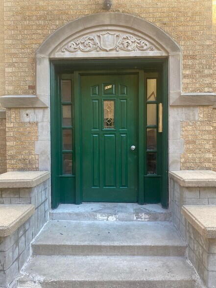 Main Entrance - 4926 N Kedzie Ave