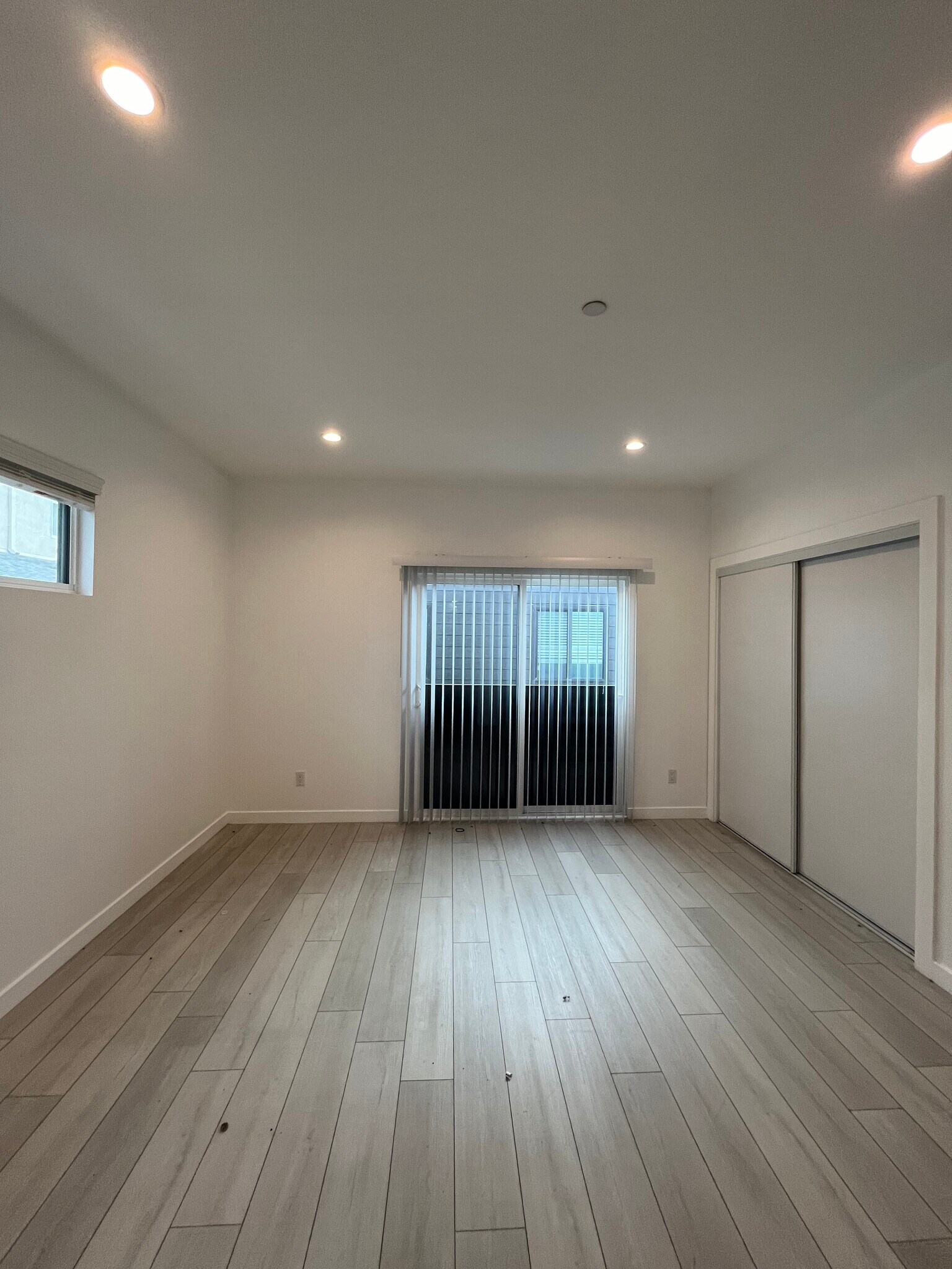 Building Photo - 246 N Dillon St