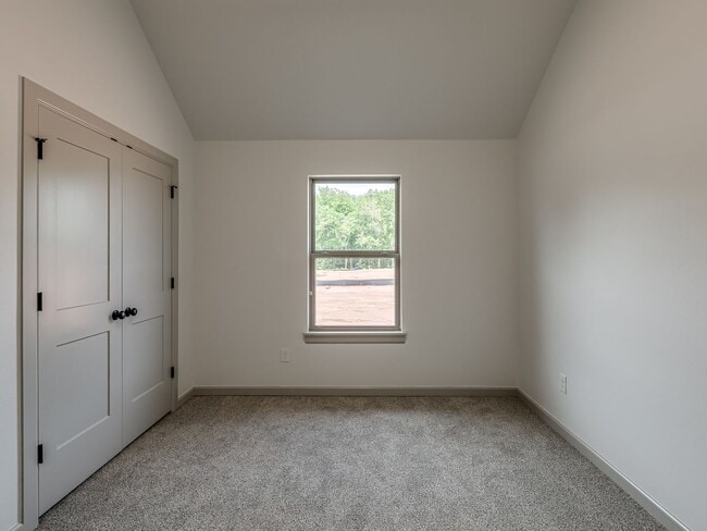 Building Photo - Brand New Home In Noble!