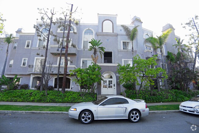 Building Photo - The Terraces At Alvern Circle