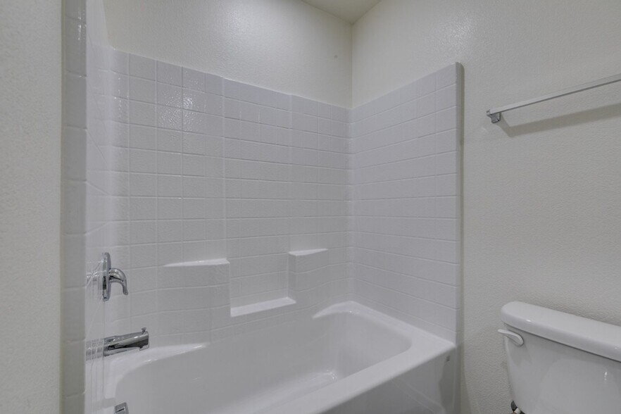 Building Photo - 7379 Craig Cv Ct