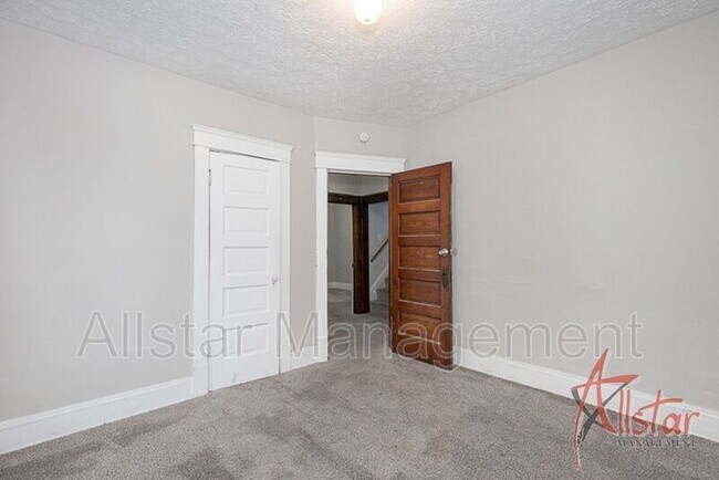 Building Photo - 2045 W 89th St