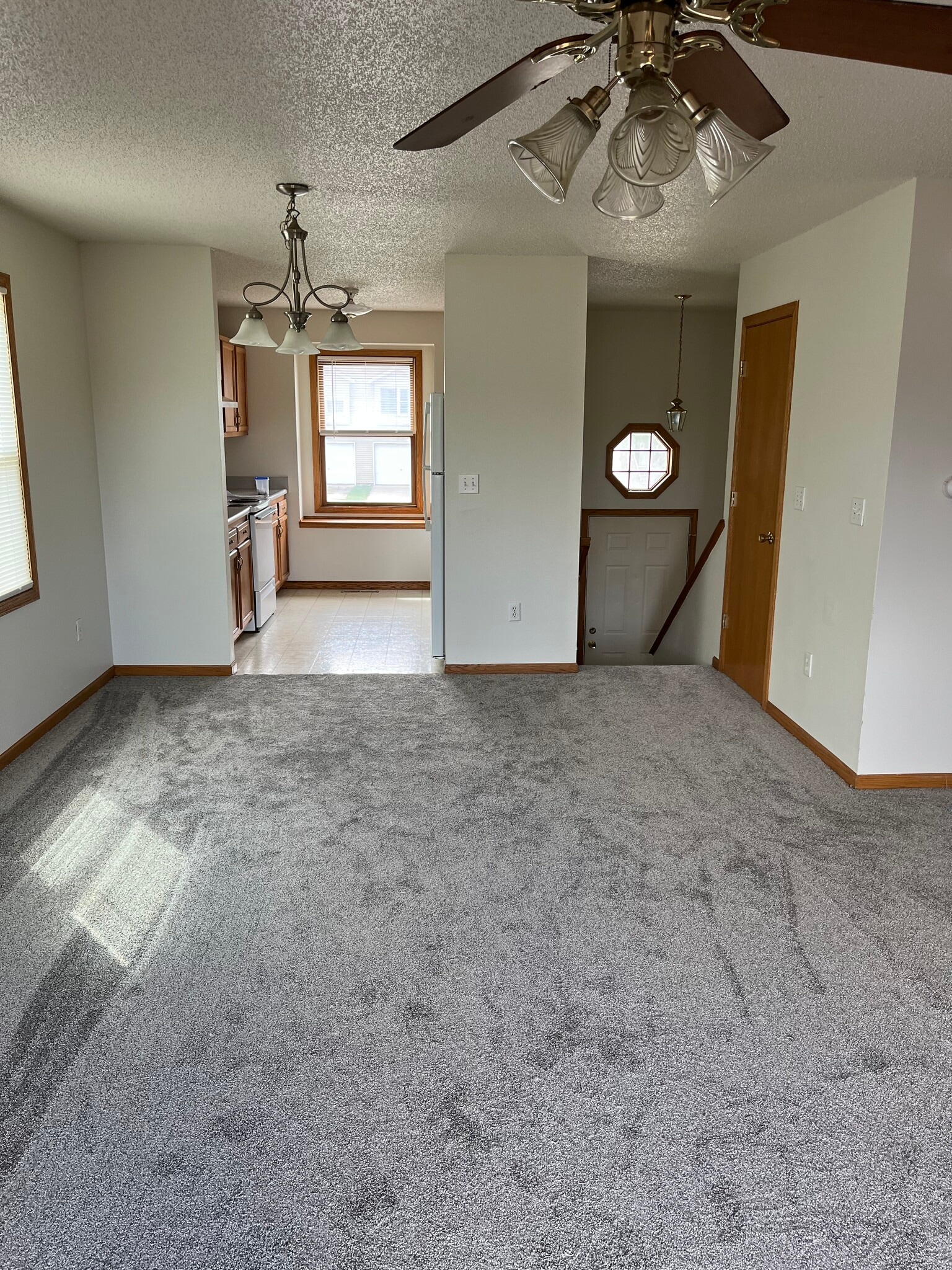 Building Photo - 2006 Stratford Ct