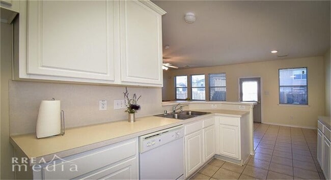 Building Photo - 2923 Loganberry Park Ln