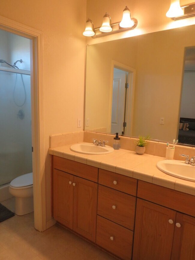 Building Photo - Beautiful 3 bedroom 2 bath coming soon in Orland!