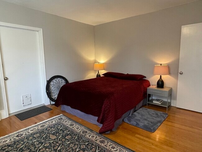 Building Photo - 1420-1426 Centre St