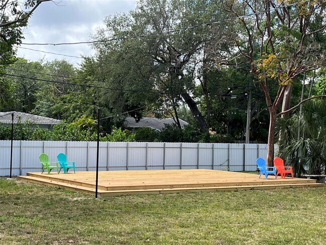 Building Photo - 12344 NE 9th Ave