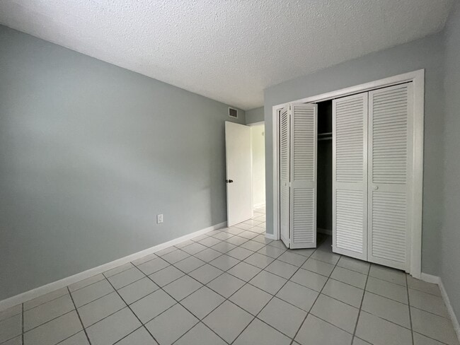 Building Photo - 3325 Arpt Rd S