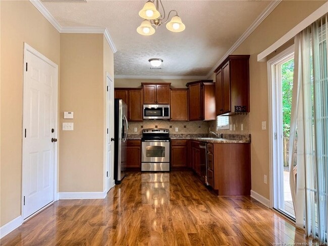 Building Photo - 422 Jamestown Ave