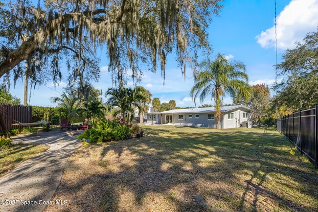 Building Photo - 3701 Warwick Dr