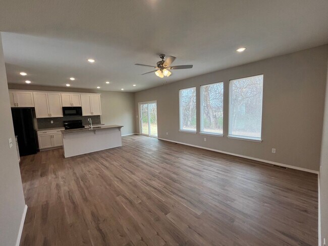 Building Photo - NEW BUILD! 4 BEDROOM 2 BATHROOM