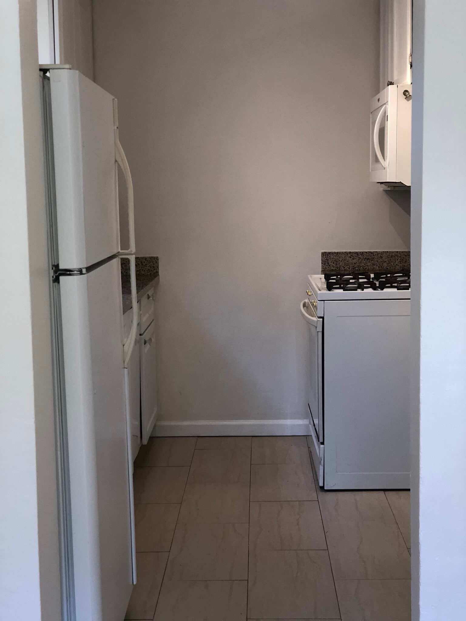 Building Photo - 1031 Hudson St