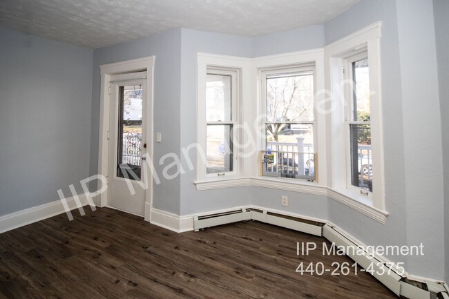 Building Photo - 1609 Lakewood Ave