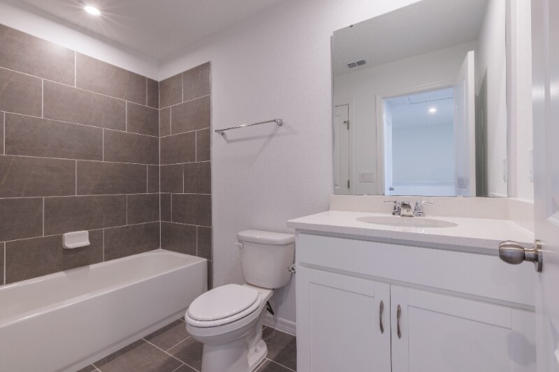 Building Photo - 3328 Thicket St