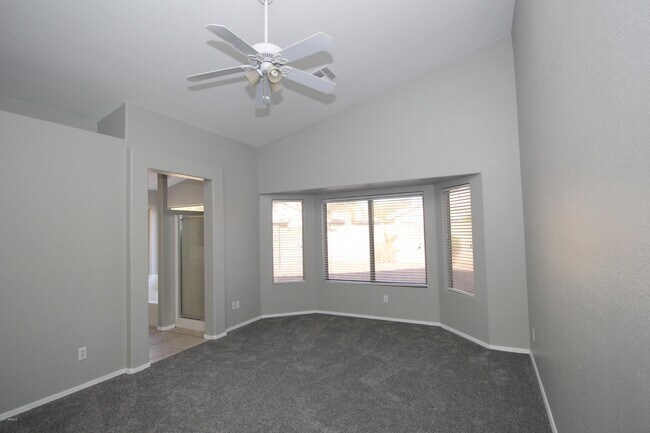 Building Photo - 14900 W Honeysuckle Ln