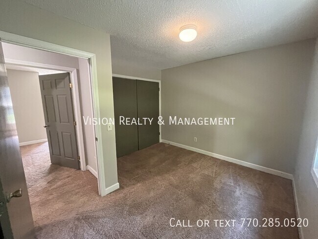 Building Photo - 750 Blandenburg Rd