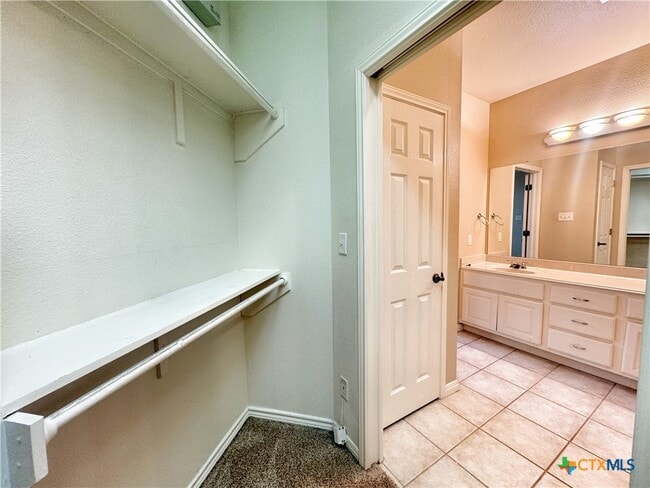 Building Photo - 2263 Kensington Way