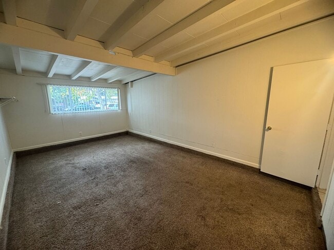 Building Photo - Spacious 4 Bedroom Home in West Sac