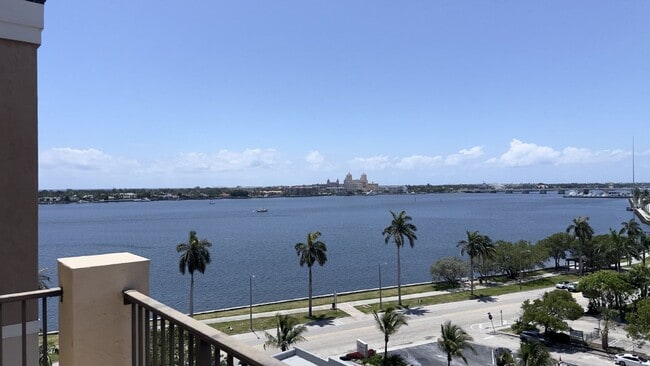 Building Photo - 1801 N Flagler Dr