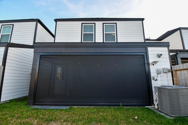 Building Photo - 2917 Skyline Mesa Dr