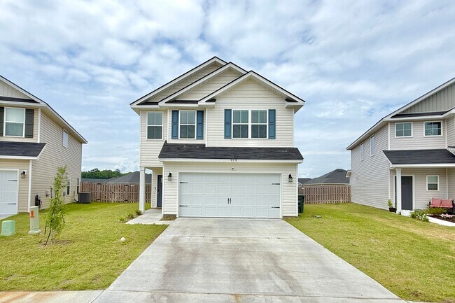 Building Photo - COMING JUNE 2026! (Small Pet Only)