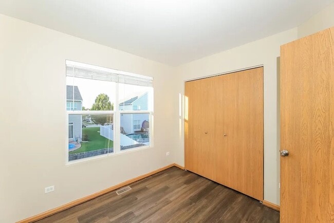 Building Photo - 6500 Roth Dr