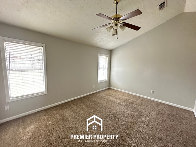 Building Photo - 4915 Blue Wing St