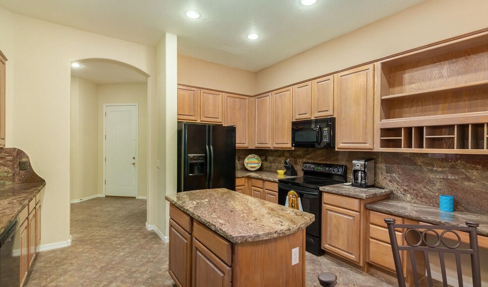 Building Photo - 892 W Raven Dr