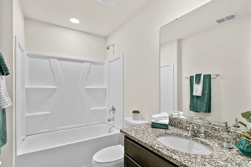 Full Bathroom - 7644 Mailes Ct