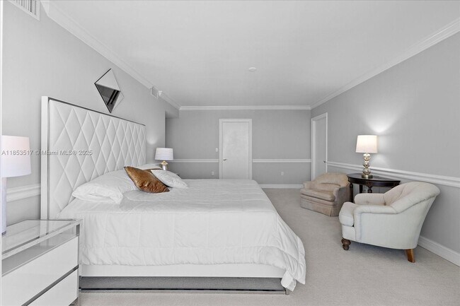 Building Photo - 20201 E Country Club Dr