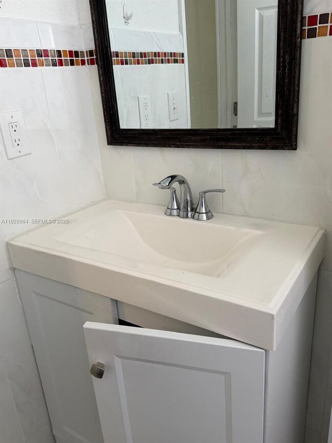 Building Photo - 13100 NW 22nd Ave