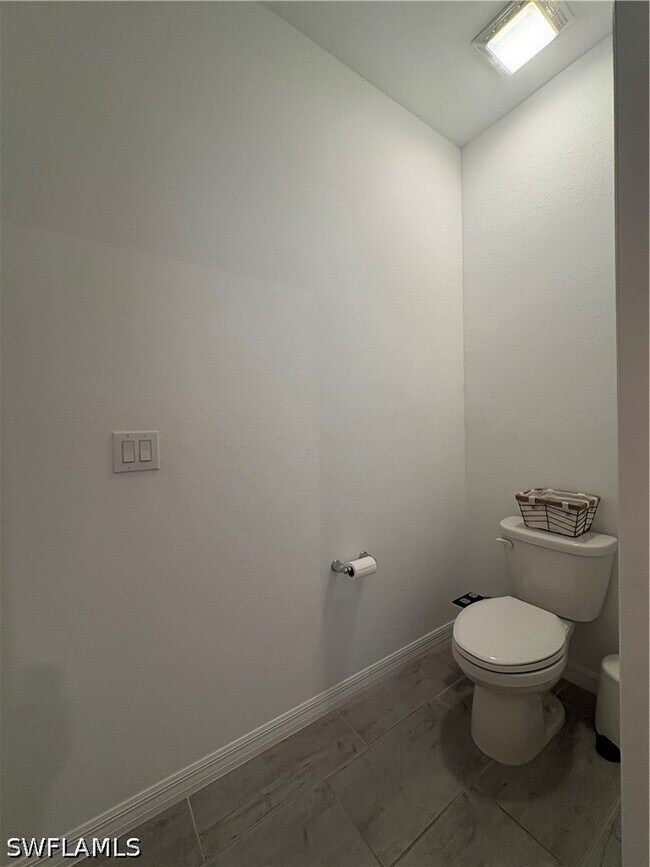 Building Photo - 2458 Orchard St