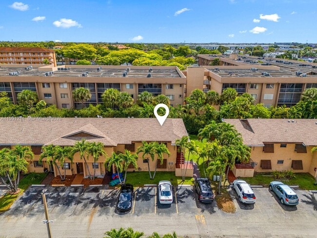 Building Photo - 6854 NW 173rd Dr