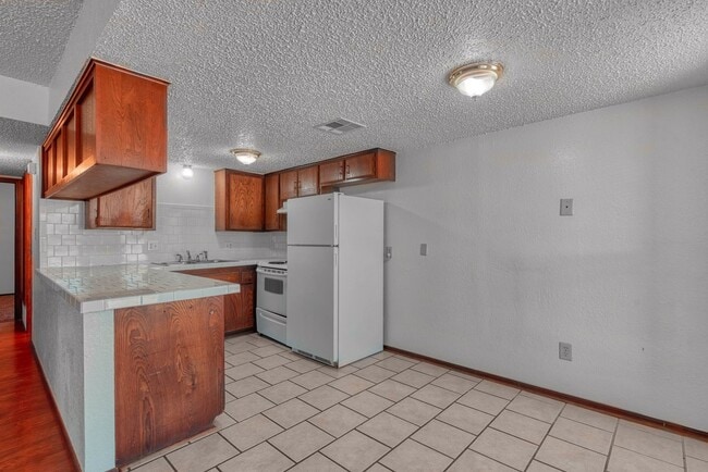 Building Photo - 1012-1014 N 5th