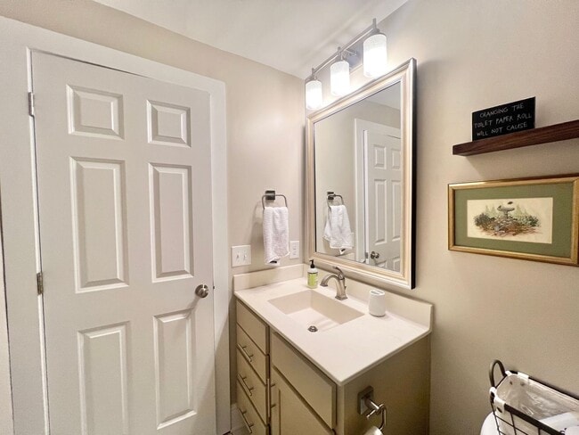 Building Photo - Newly Remodeled 2 BD, 2BA Raleigh Home wit...