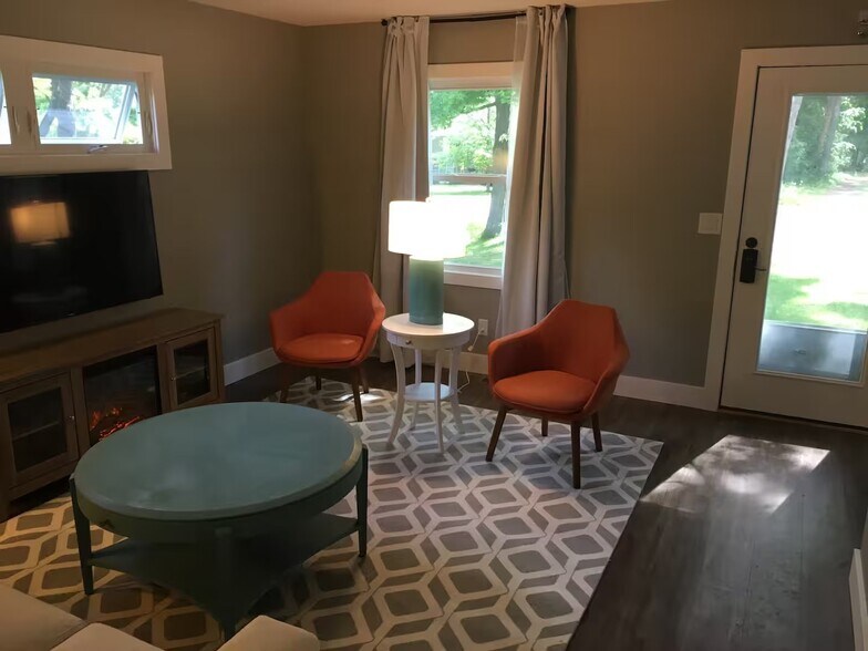 Building Photo - 808 Livingston St