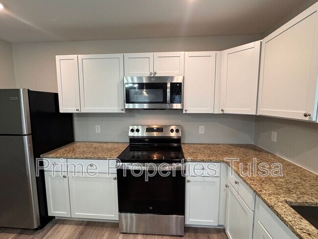 Building Photo - 4120 W 56th Pl