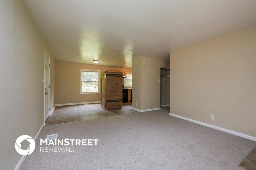 Building Photo - 2374 Baywood Dr SE