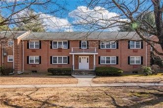 Building Photo - 2 Brickyard Rd